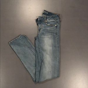 📚 American Eagle jeans